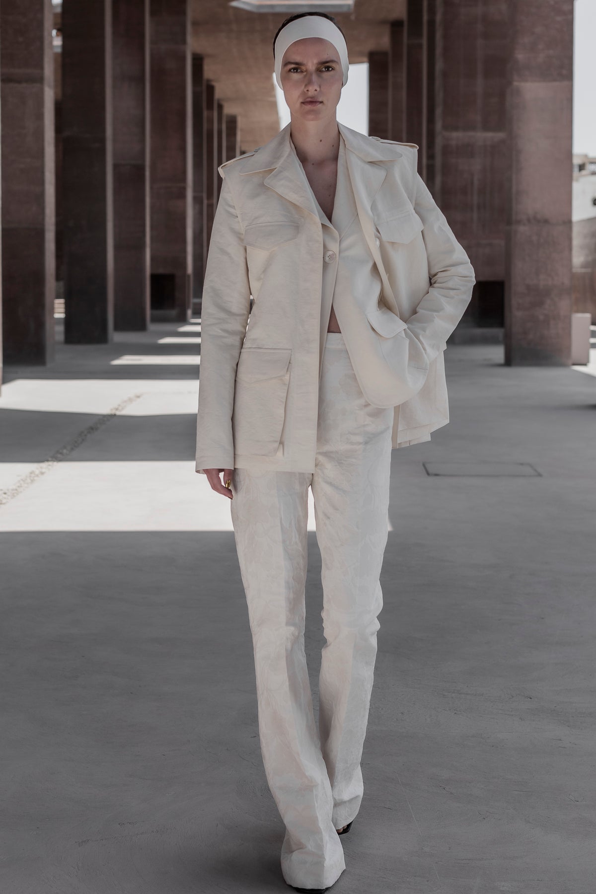 Look 10