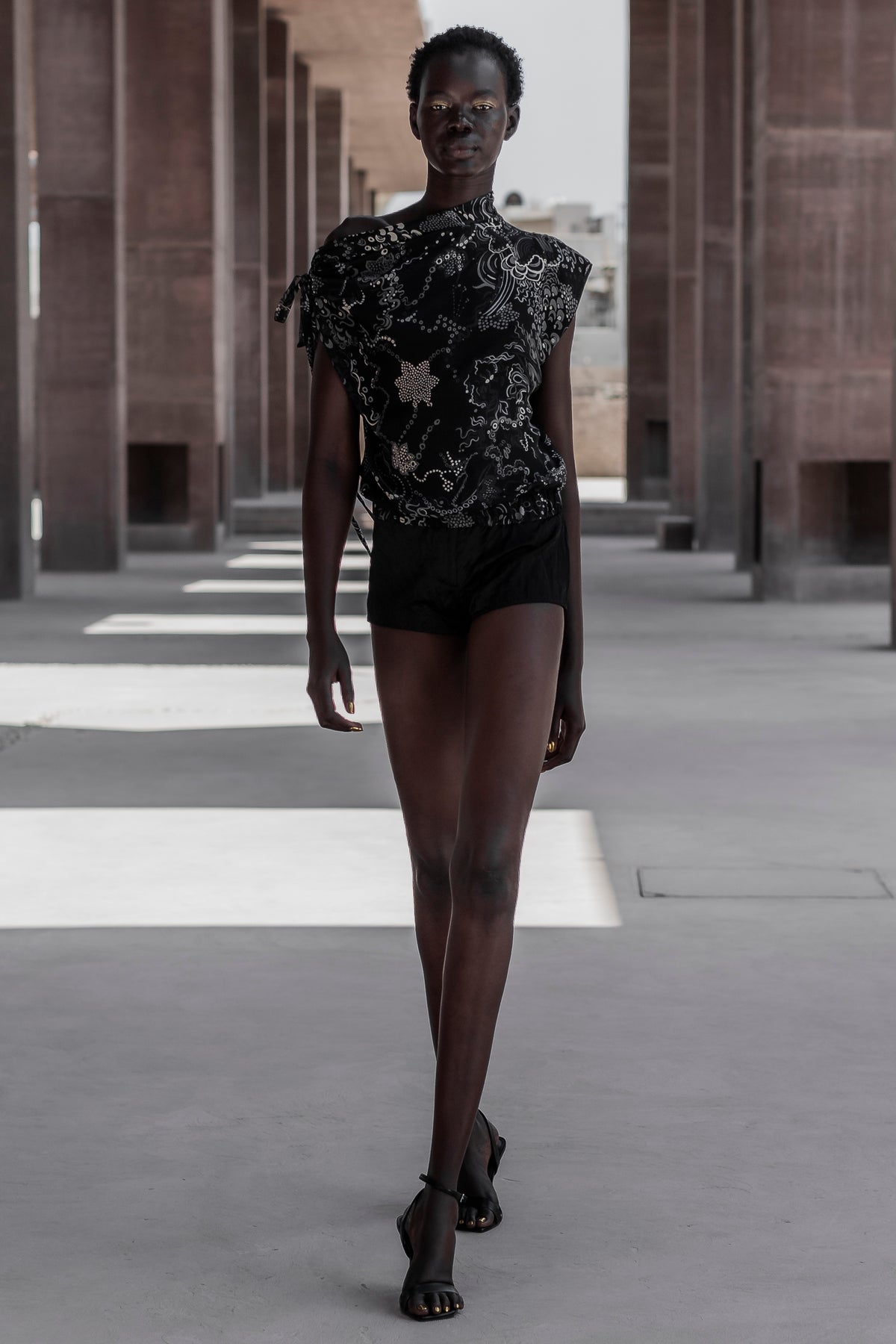 Devlyn Top in Black Grey Mix| Noon by Noor